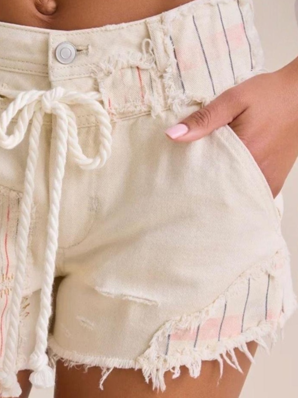 NWOT! Women's Altar'd State Cream/Pink Patch Distressed Shorts - SMALL